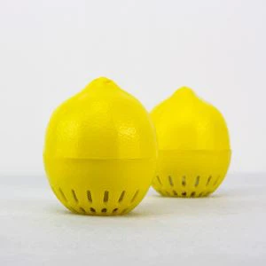 Hladilnik s aktivnim ogljem s hladilnikom